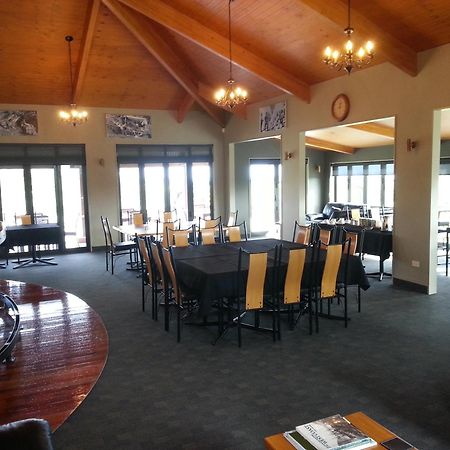 Stations Inn Hokitika Exteriör bild