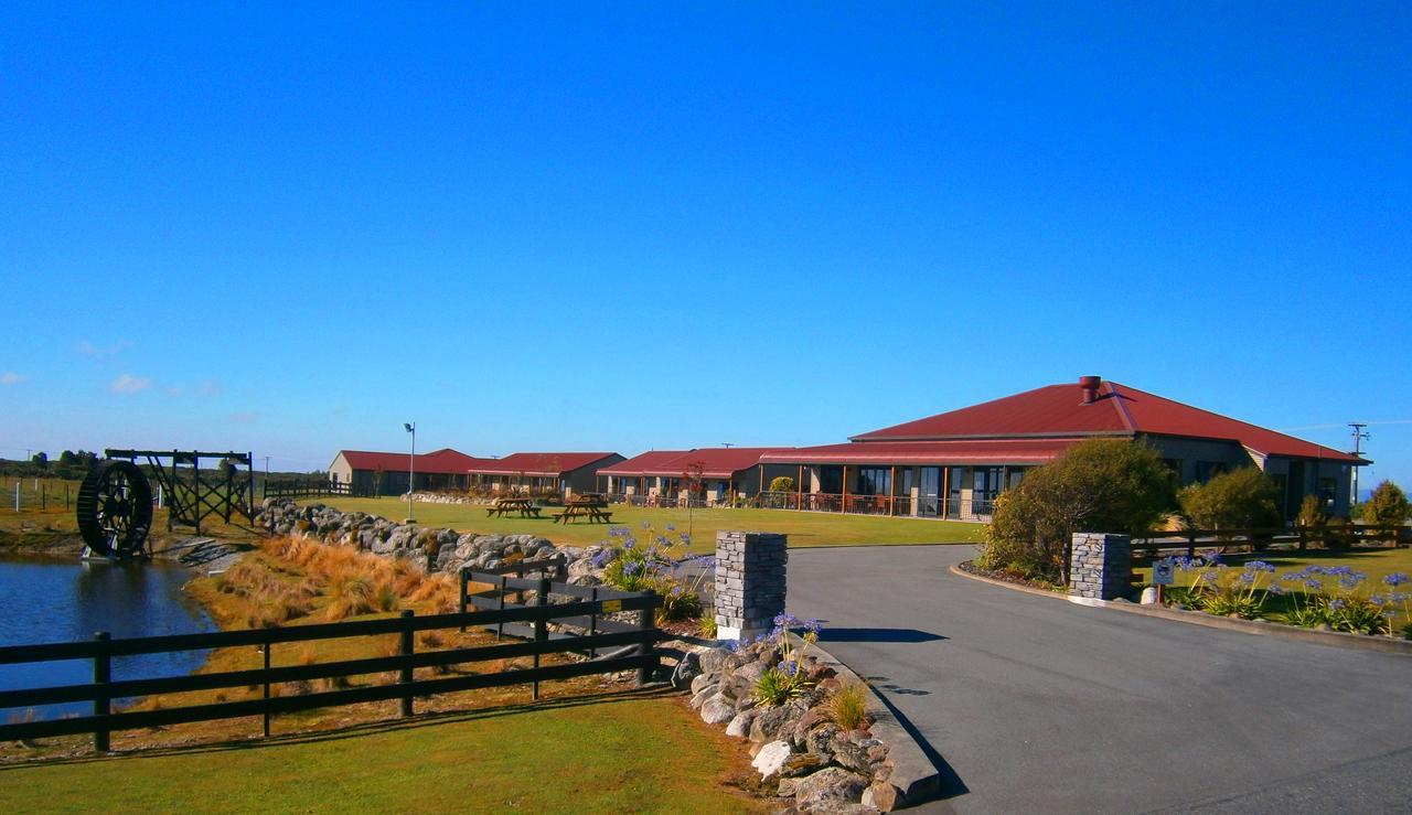 Stations Inn Hokitika Exteriör bild