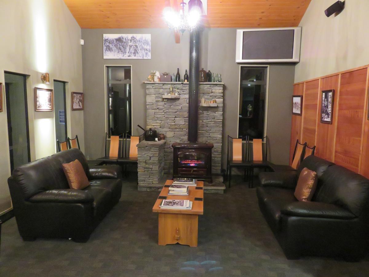 Stations Inn Hokitika Exteriör bild