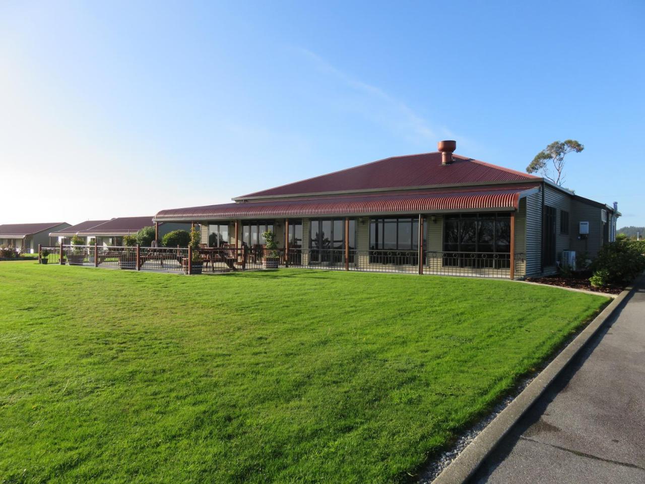 Stations Inn Hokitika Exteriör bild