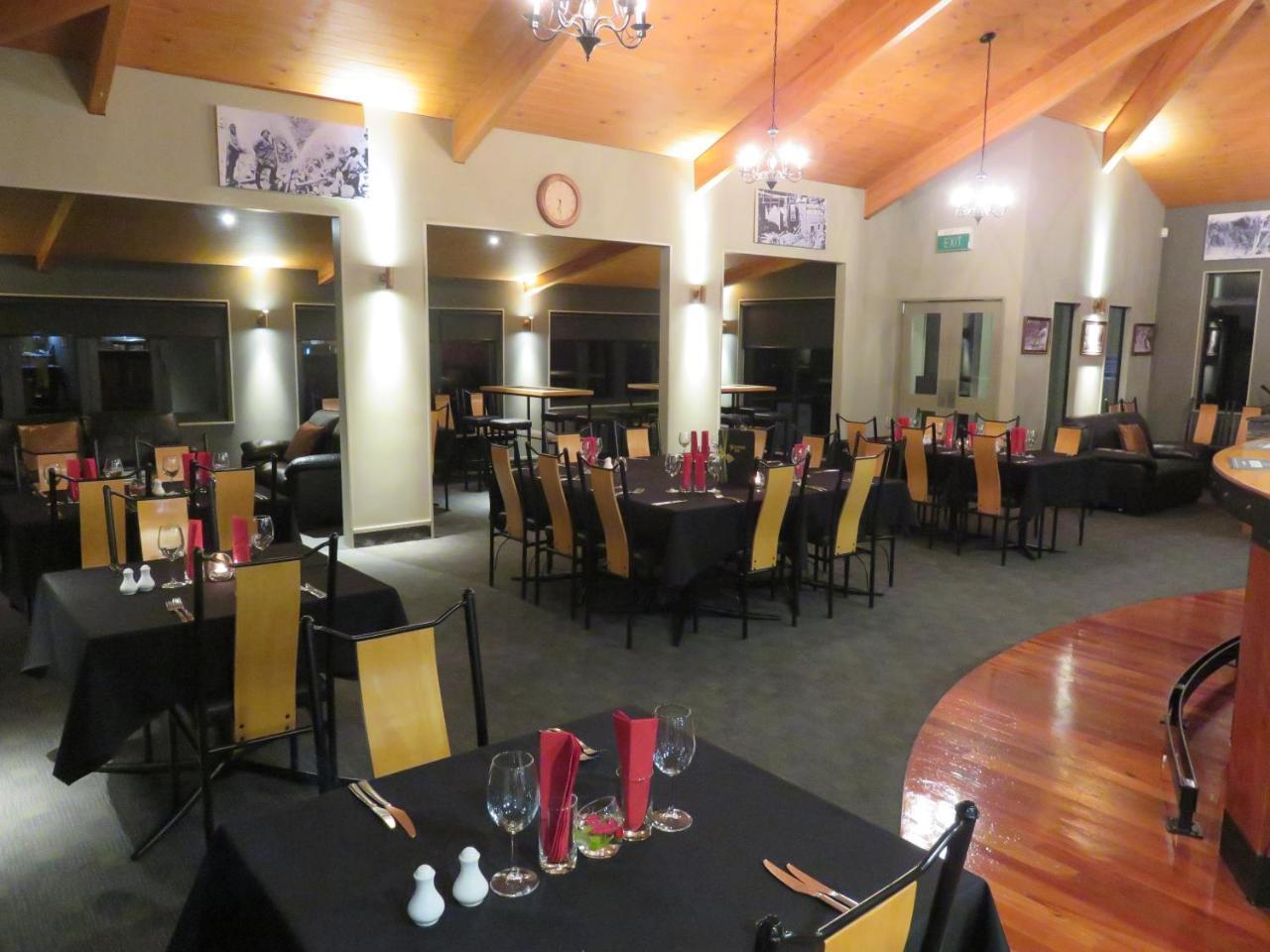 Stations Inn Hokitika Exteriör bild